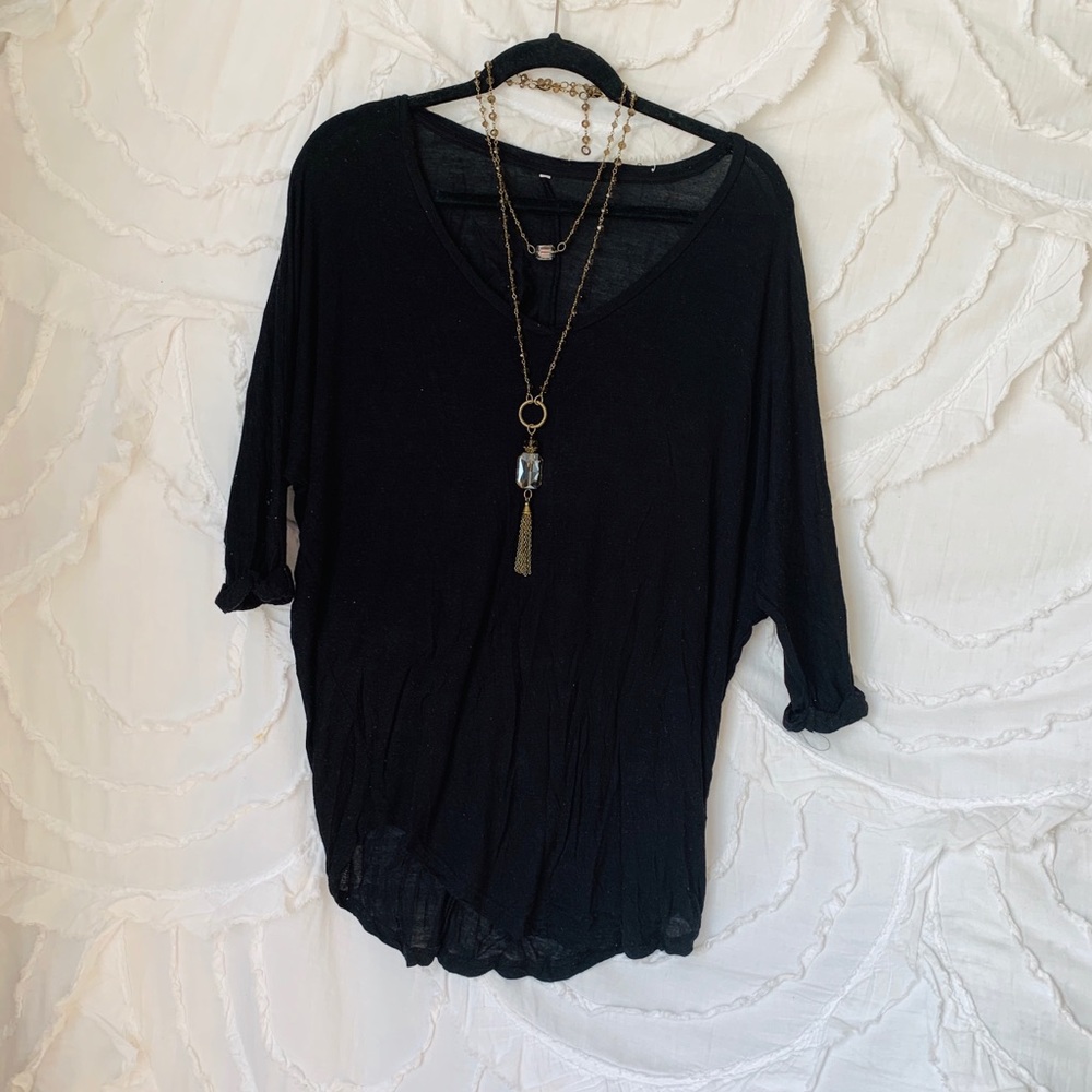 flowy crop sleeve black shirt!